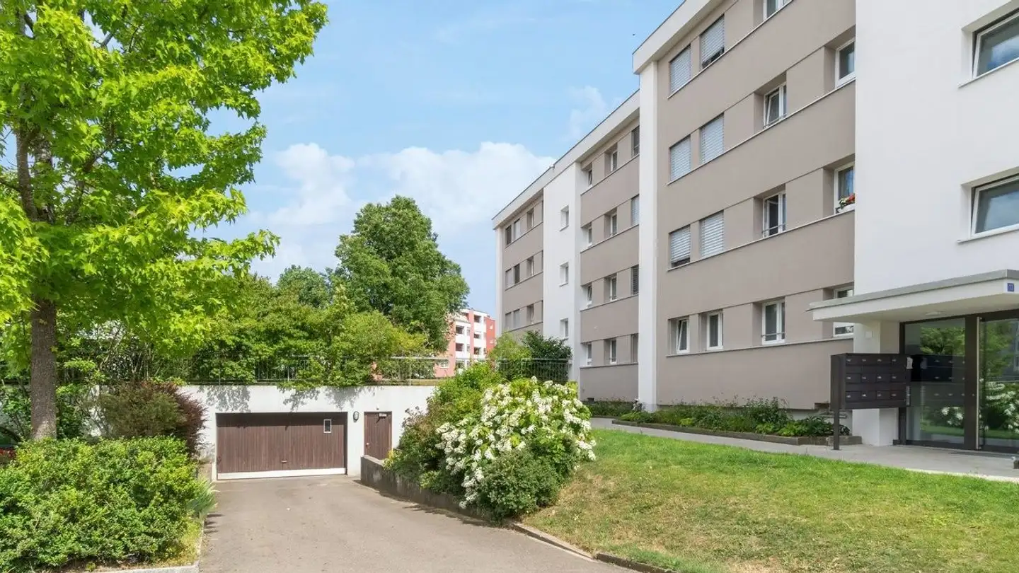 Garage individuel à louer - Langackerweg 13, 8155 Niederhasli