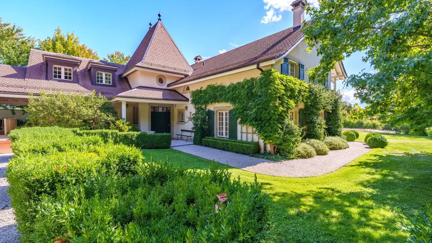 Villa for rent - 1295 Mies