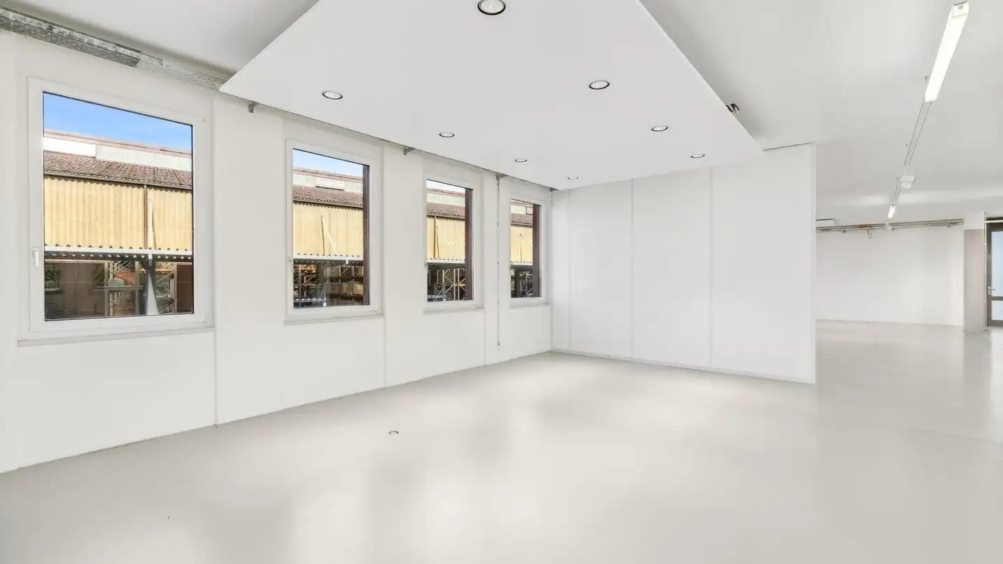 Office space for rent - Am Kägenrain 3, 4153 Reinach BL - Photo 2