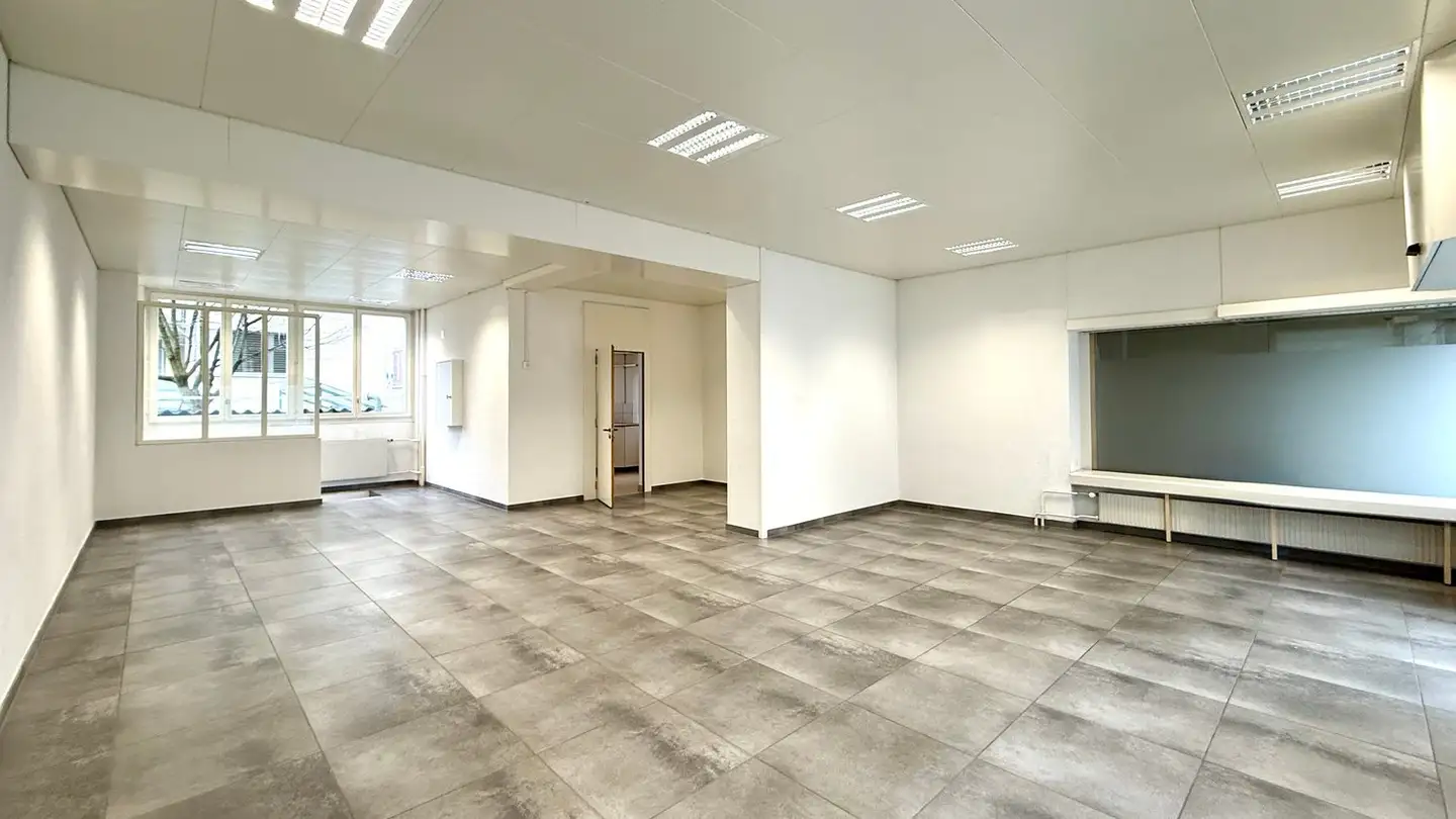 Shop for rent - Rue Du Moulin / Mühlestrasse 47, 2504 Biel/Bienne - Photo 2