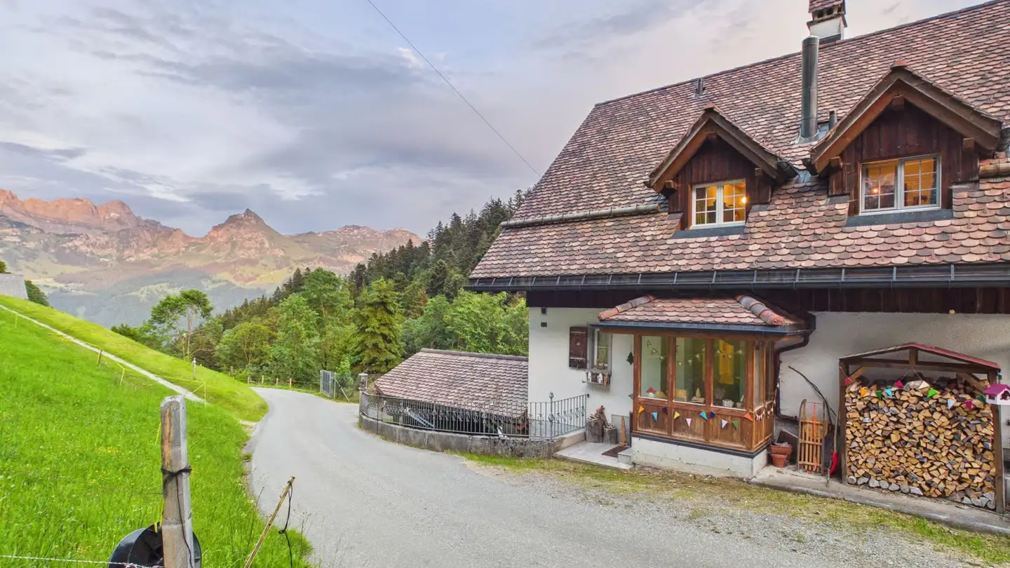 Single house for sale - 8752 Näfels