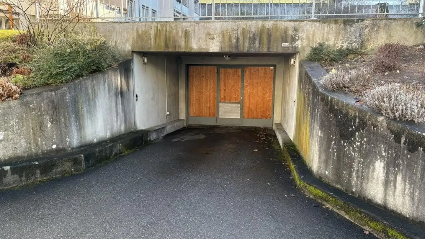 Tiefgaragenstellplatz mieten - Kirchstrasse 162, 3084 Wabern