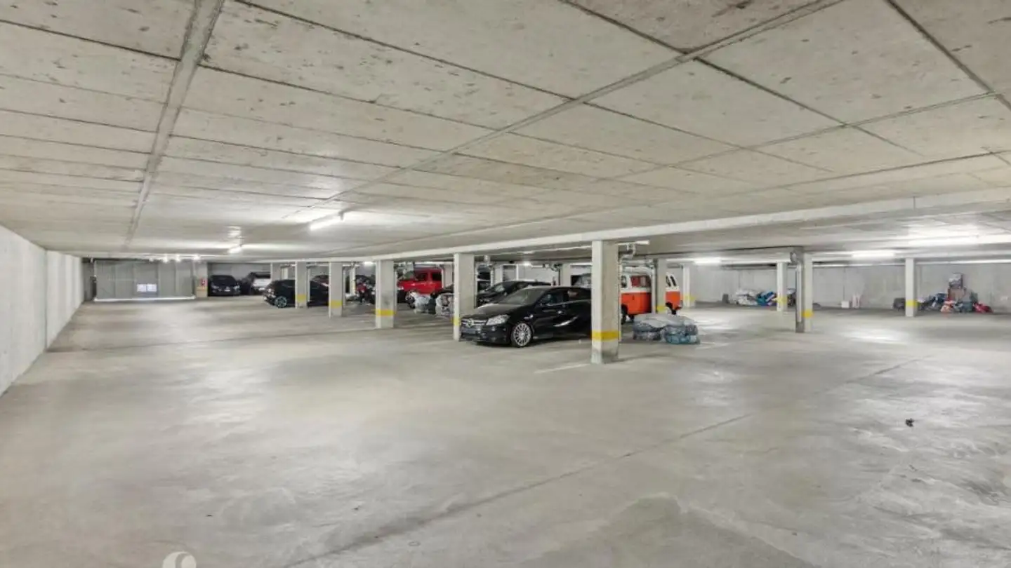 Indoor motorbike parking space for rent - Rue de Palud 1630, 1630 Bulle
