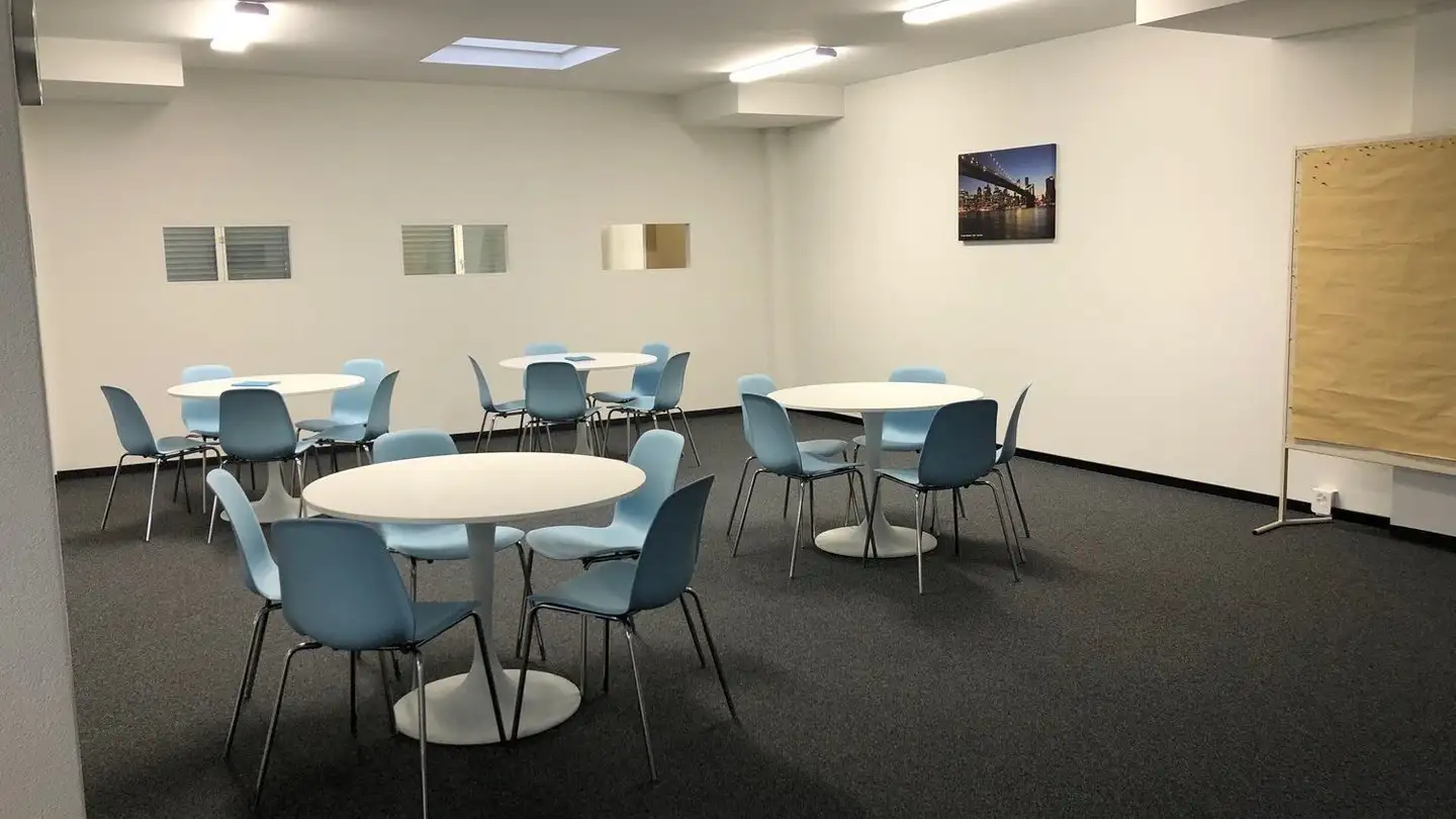 Office space for rent - Riedstrasse, 6330 Cham - Photo 2