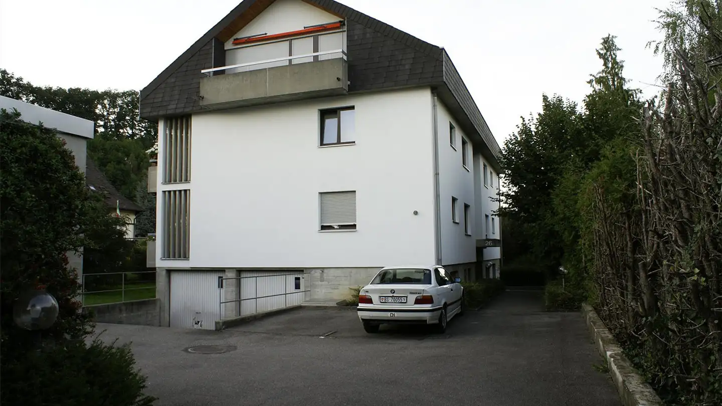 Single garage for rent - Schluchtstrasse 26, 4142 Münchenstein