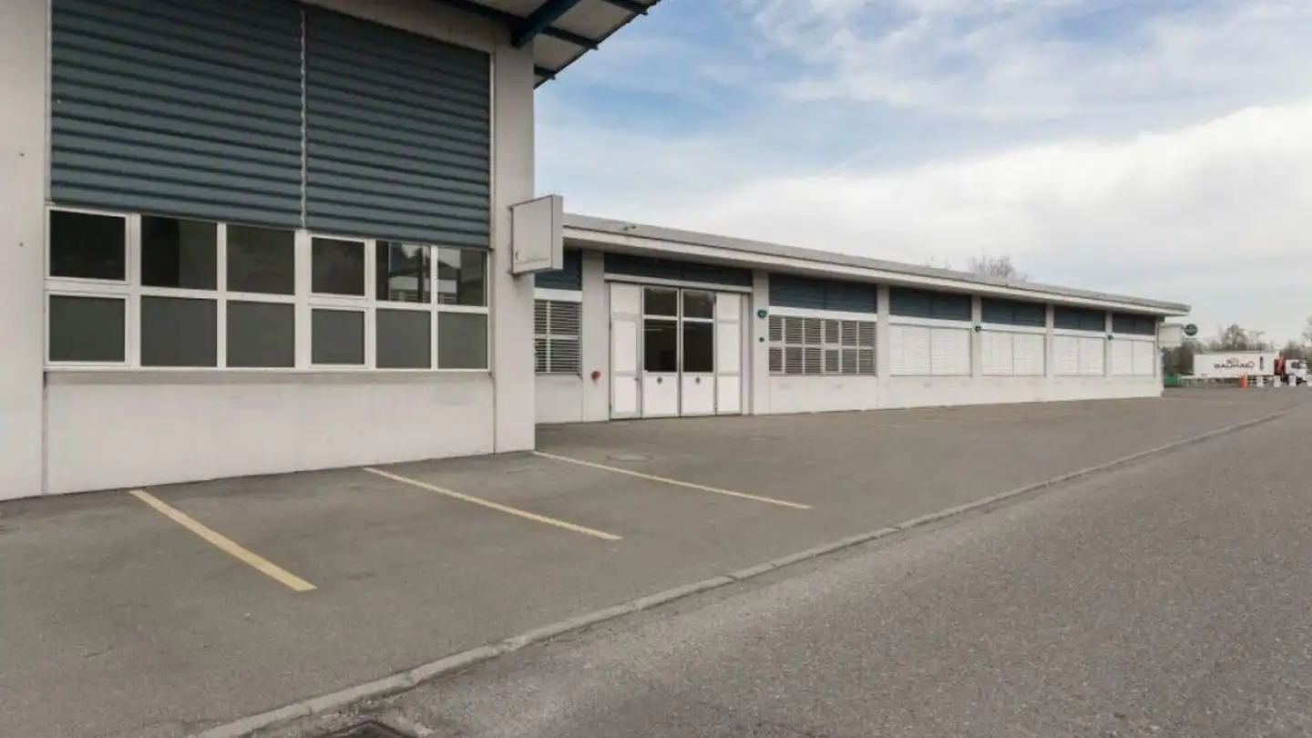 Bürofläche mieten - Reuss-Strasse 6, 6038 Gisikon