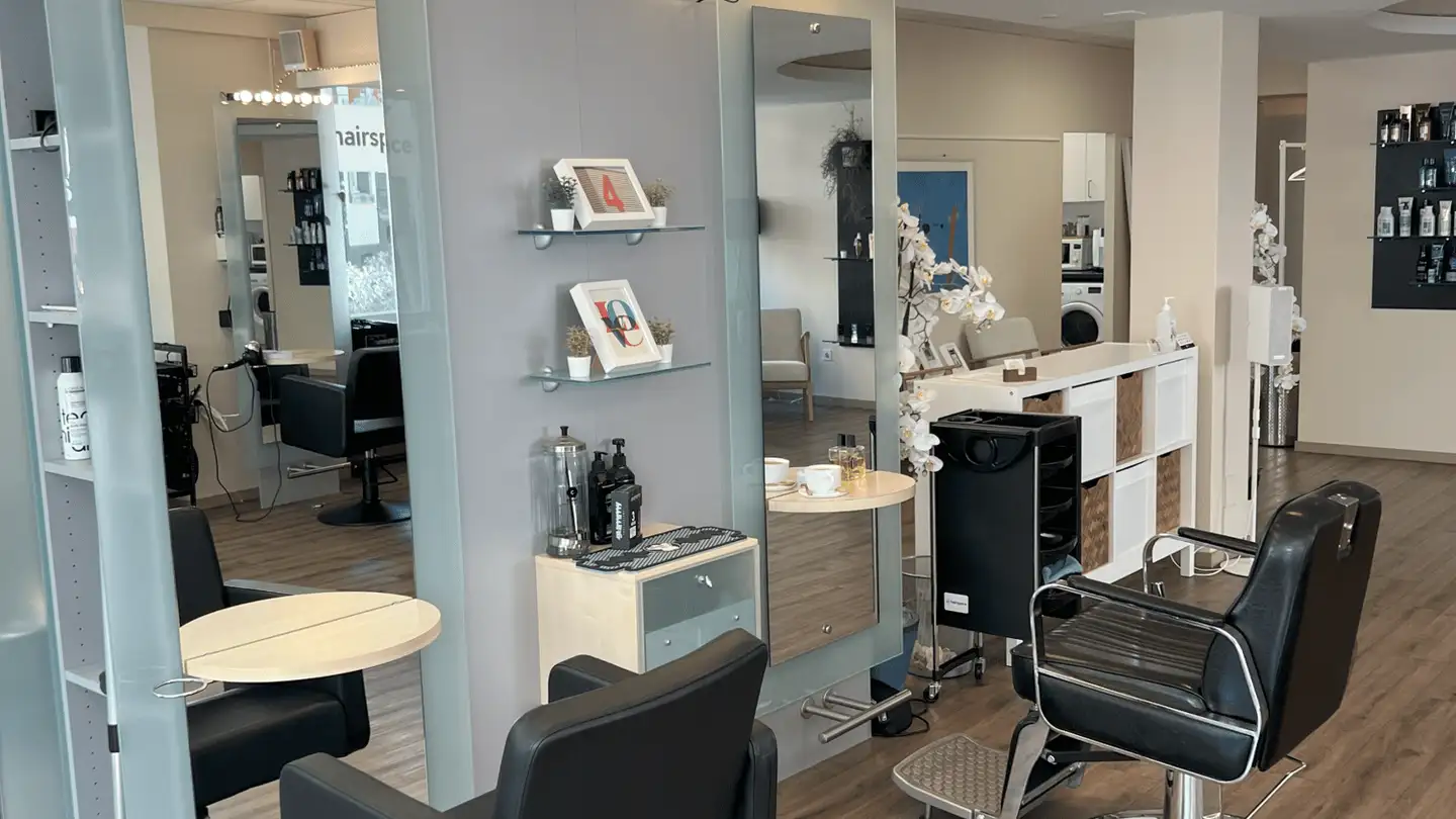 Hairdresser for rent - Leonhardsberg 1, 4051 Basel - Photo 3