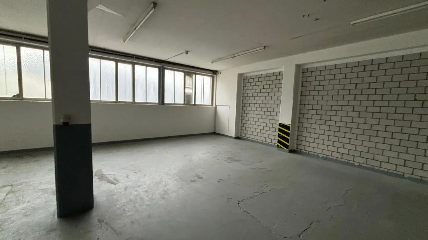 Commerciale in affitto - Heldswilerstrasse 13, 9214 Kradolf