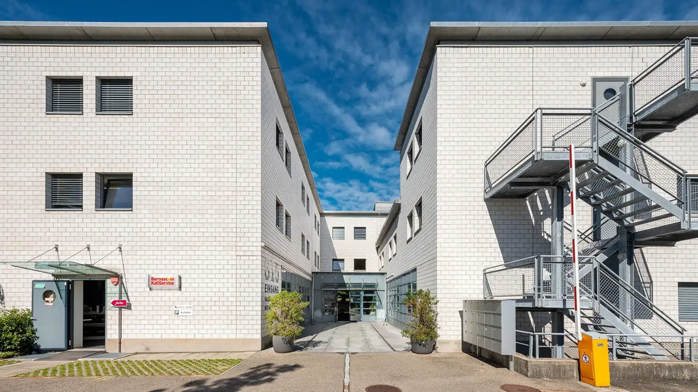 Commercial for rent - Geissbüelstrasse 15, 8604 Volketswil