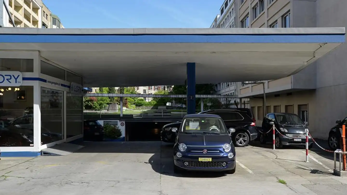 Single garage for rent - Chemin Malombré 3, 1206 Genève