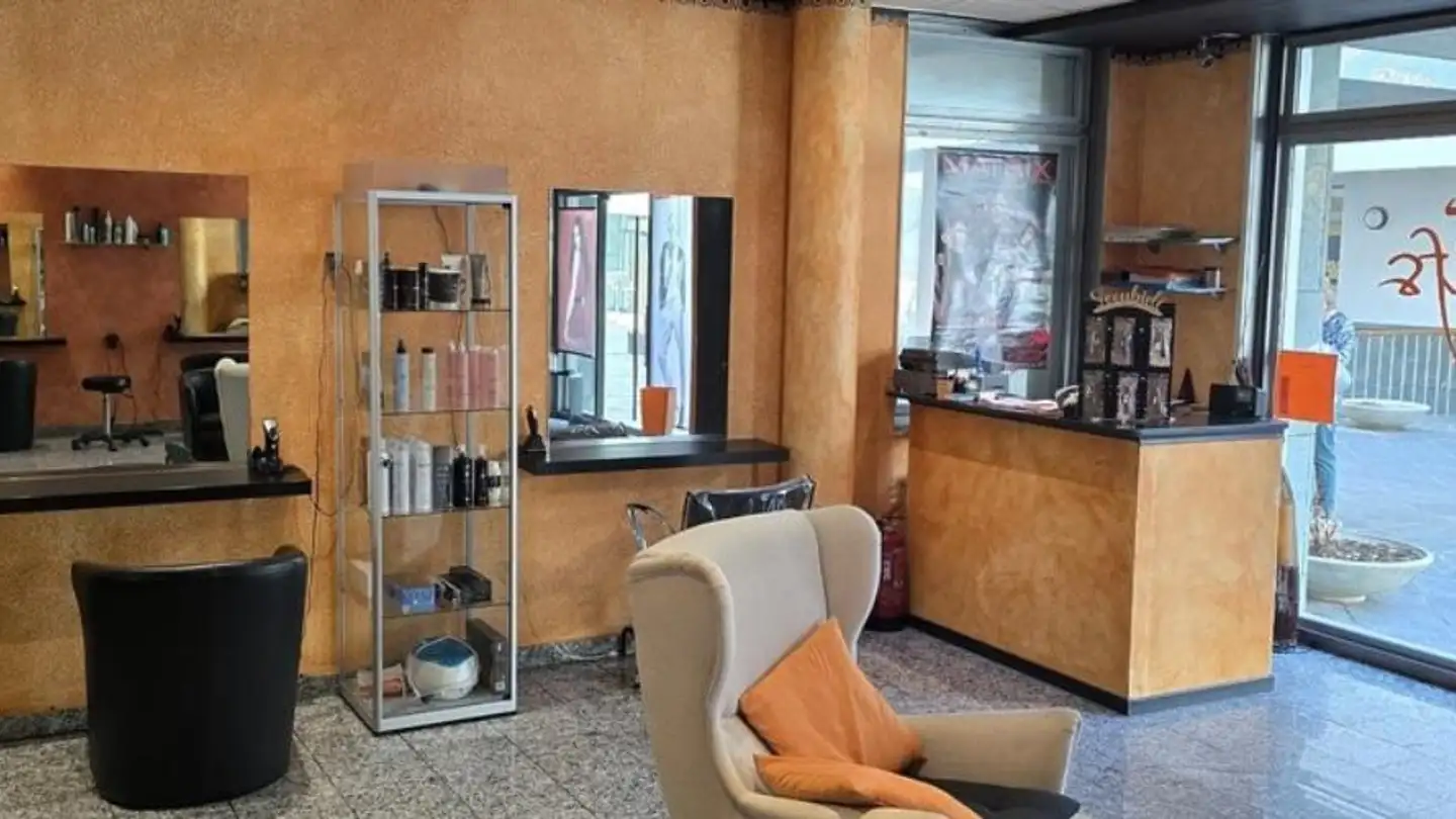 Magasin à louer - Avenue Du Rothorn 9a, 3960 Sierre