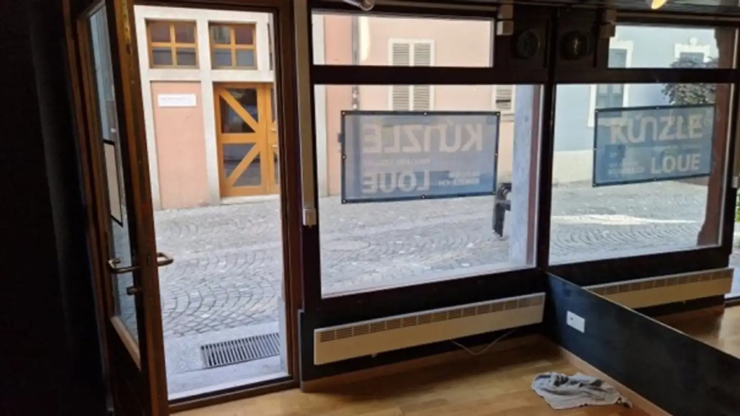 Commercial à louer - Route Du Bourg 2, 1964 Conthey