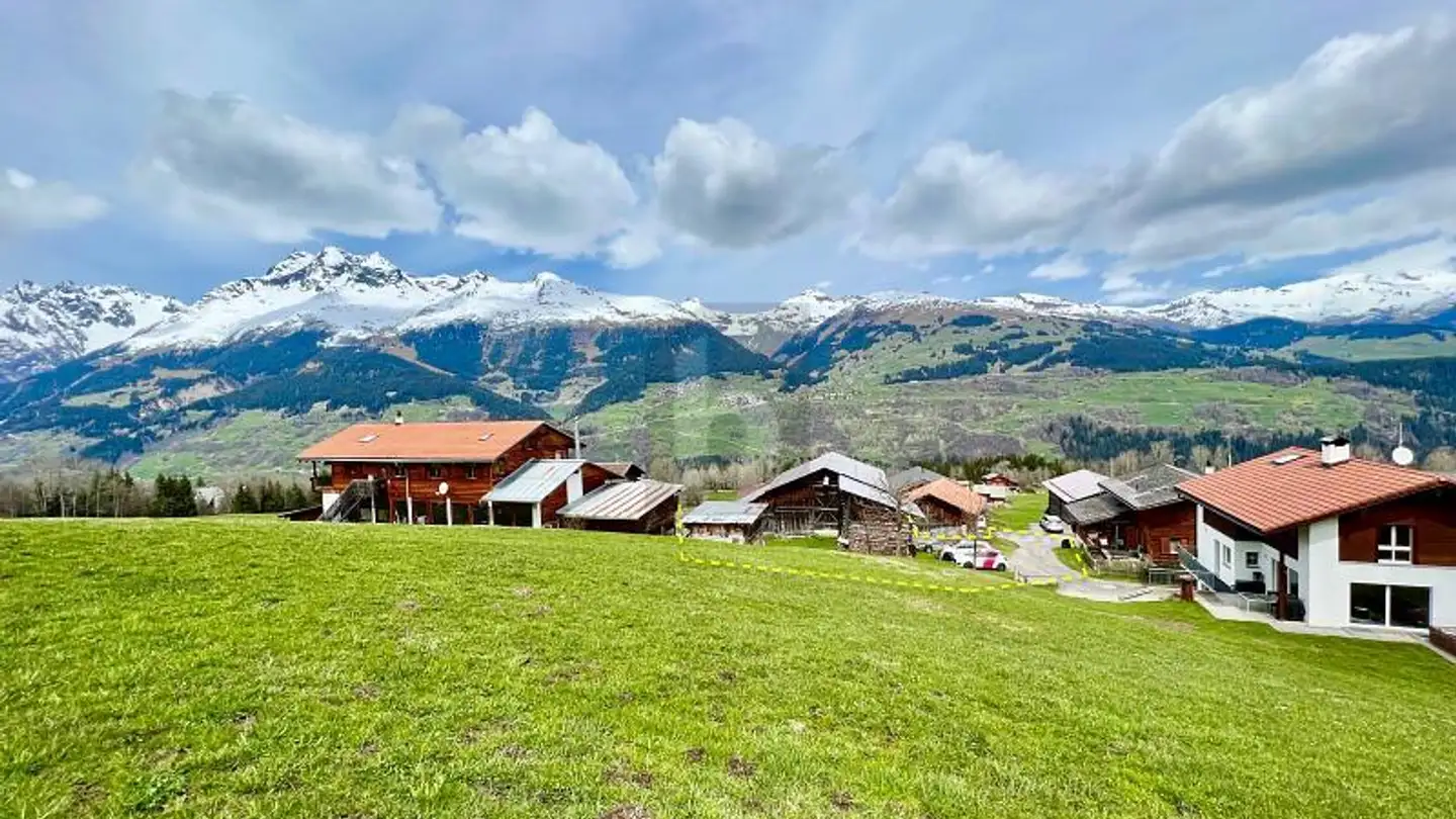Constructible plot for sale - 7134 Obersaxen