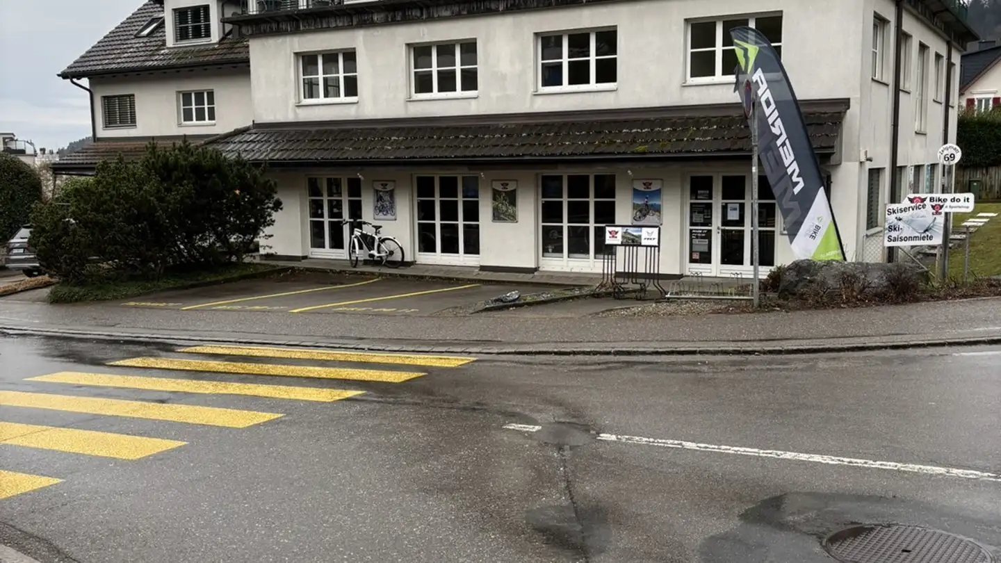 Commercial for rent - 8132 Egg b. Zürich - Photo 2