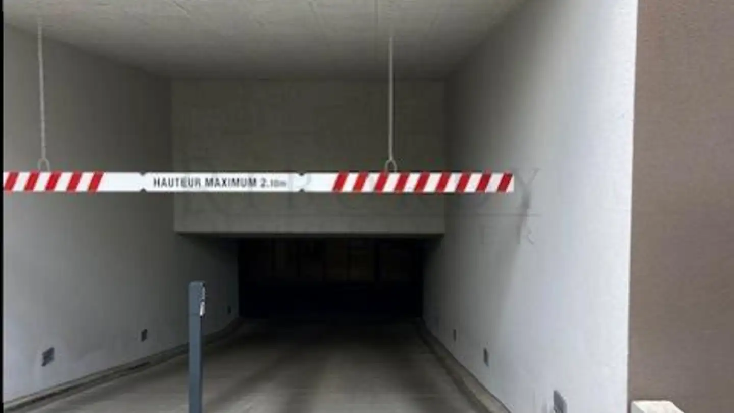 Indoor parking space for rent - Avenue Du Cimetière, 1213 Petit-Lancy - Photo 2