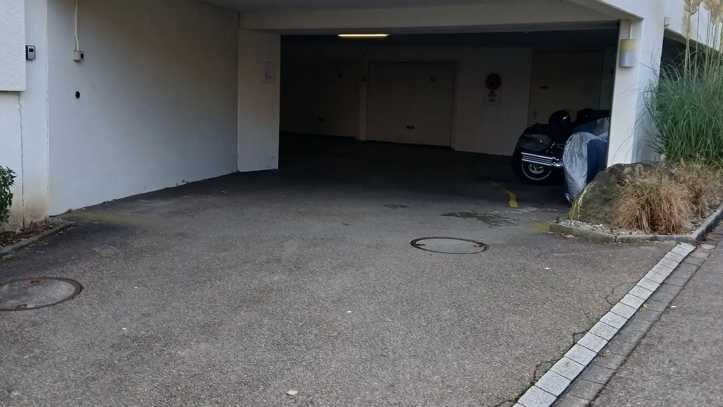 Underground parking space for rent - Im Leemann, 8805 Richterswil