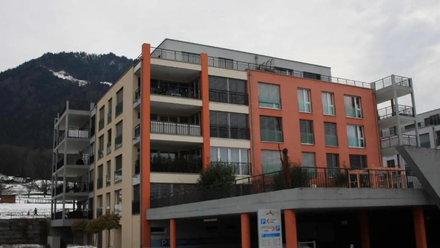 Parkplatz im Freien mieten - Kantonsstrasse 60a, 8864 Reichenburg
