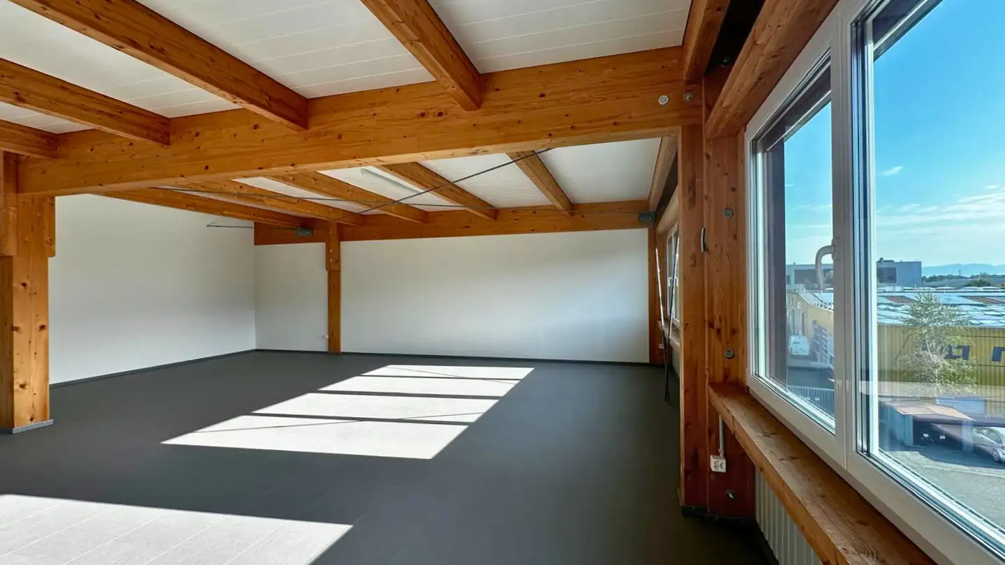 Commercial for rent - Letzaustrasse, 9462 Montlingen