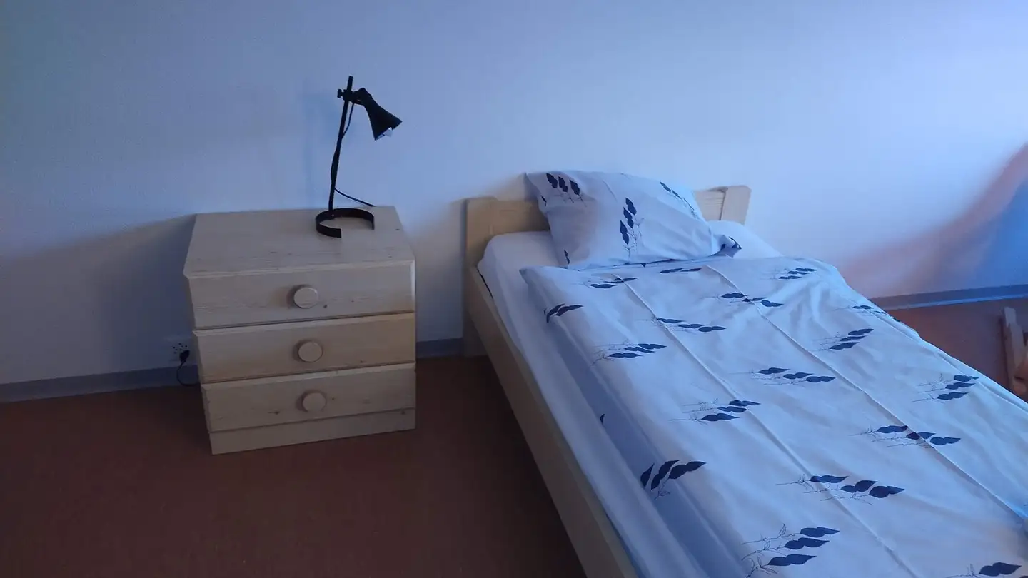 Chambre à louer - Avenue Des Cadolles 21, 2000 Neuchâtel - Photo 4