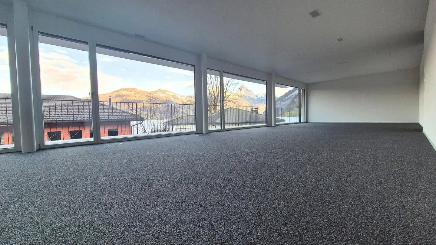 Commerciale in affitto - Seestrasse 9a, 6424 Lauerz