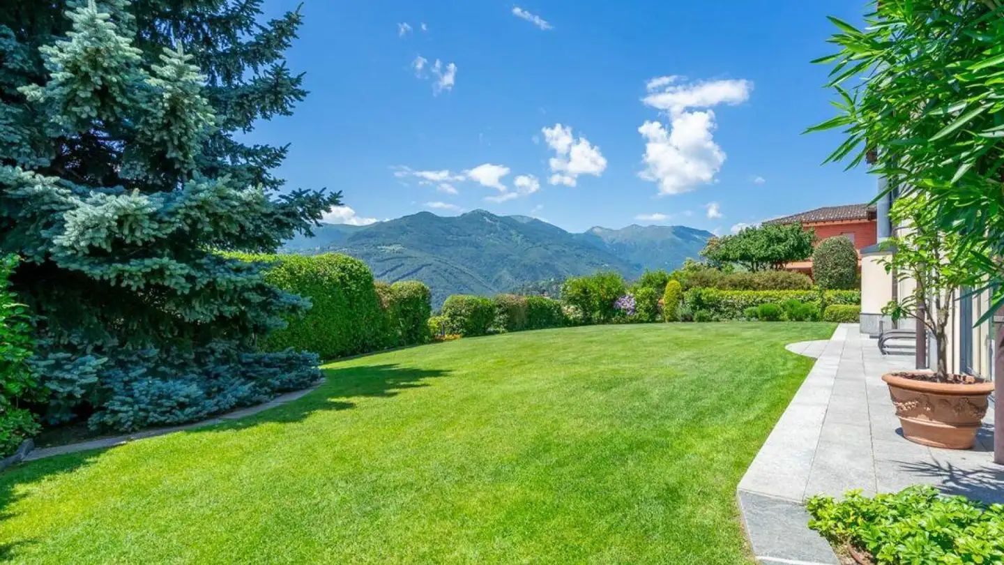 Villa for sale - 6949 Comano