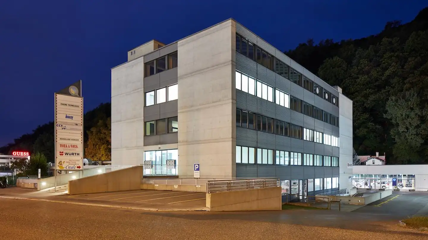 Bureau à louer - Via Cantonale 2a, 6928 Manno