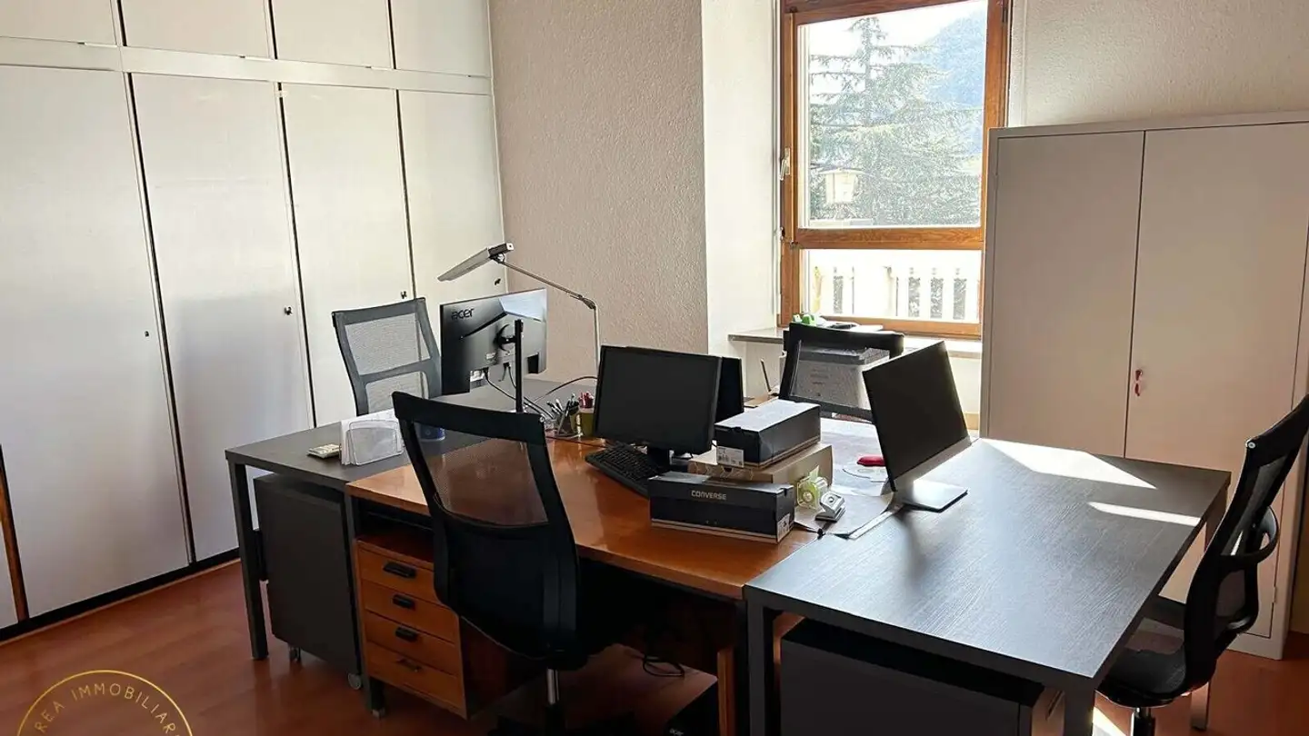 Immeuble mixte à louer - 6850 Mendrisio