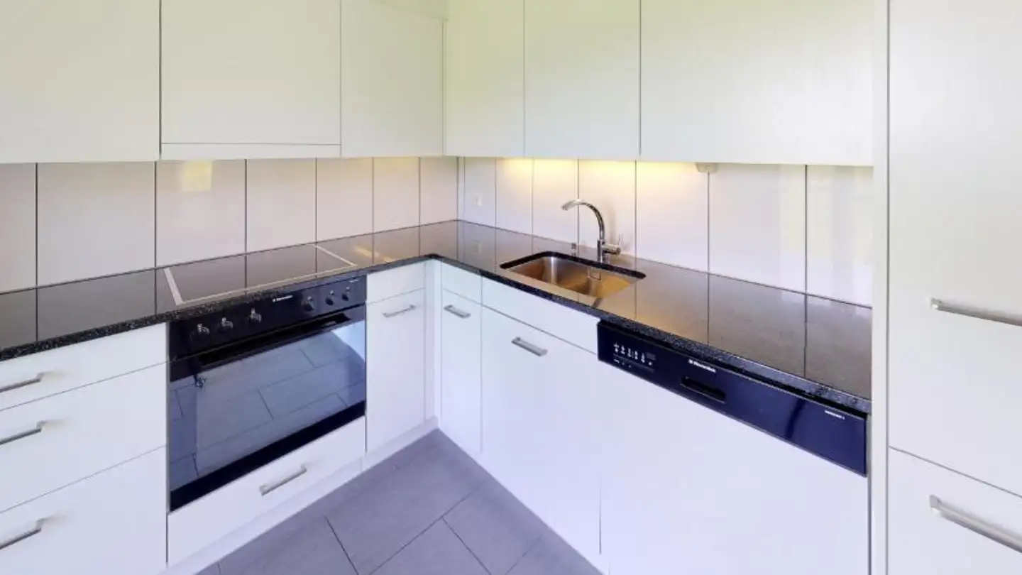 Attique à louer - Kantonsstrasse 52D, 8863 Buttikon SZ - Photo 3