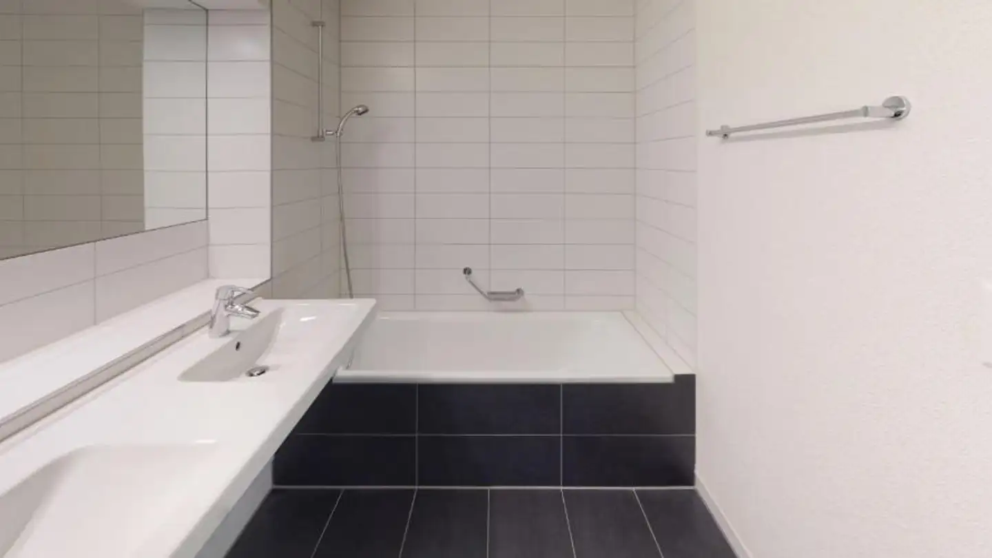Attique à louer - Kantonsstrasse 52D, 8863 Buttikon SZ - Photo 4
