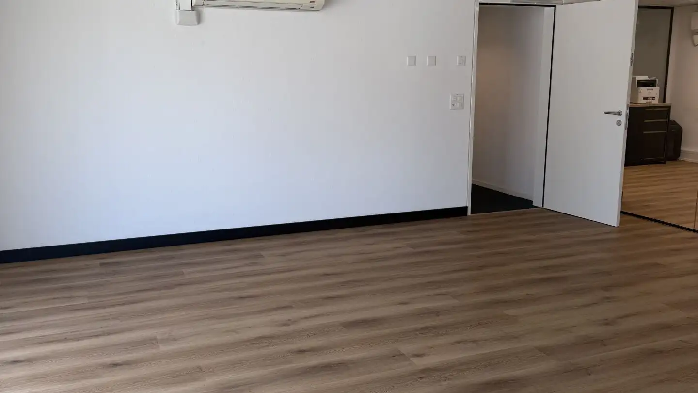 Bureau à louer - Route De Vicques, 2830 Courrendlin - Photo 4