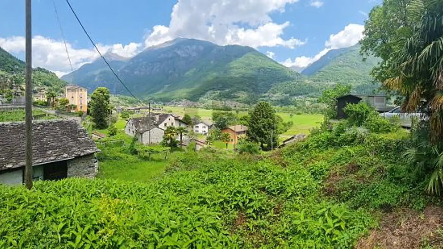 Terrain constructible à vendre - 6714 Semione