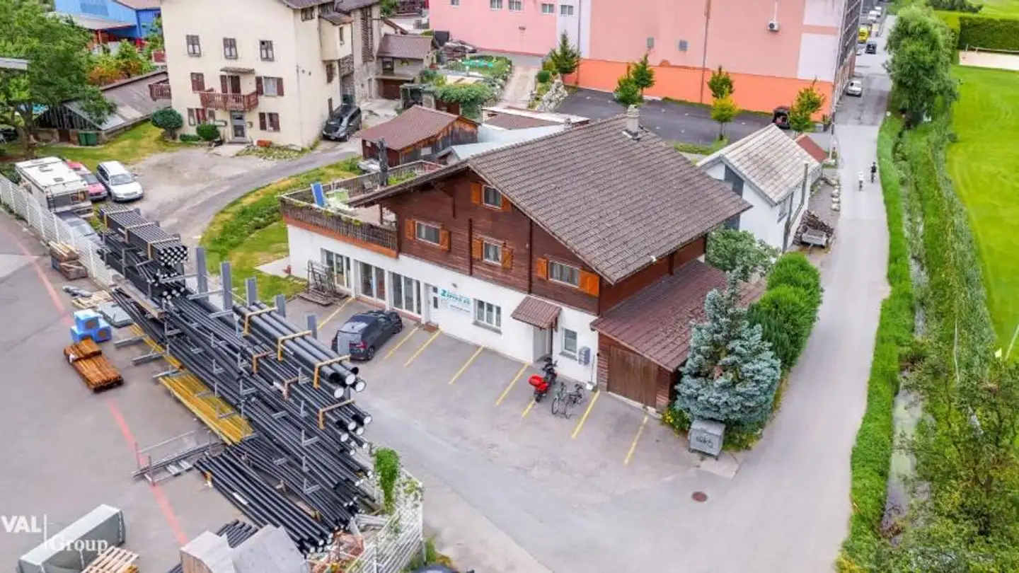 Mixed-use building for sale - 3902 Glis