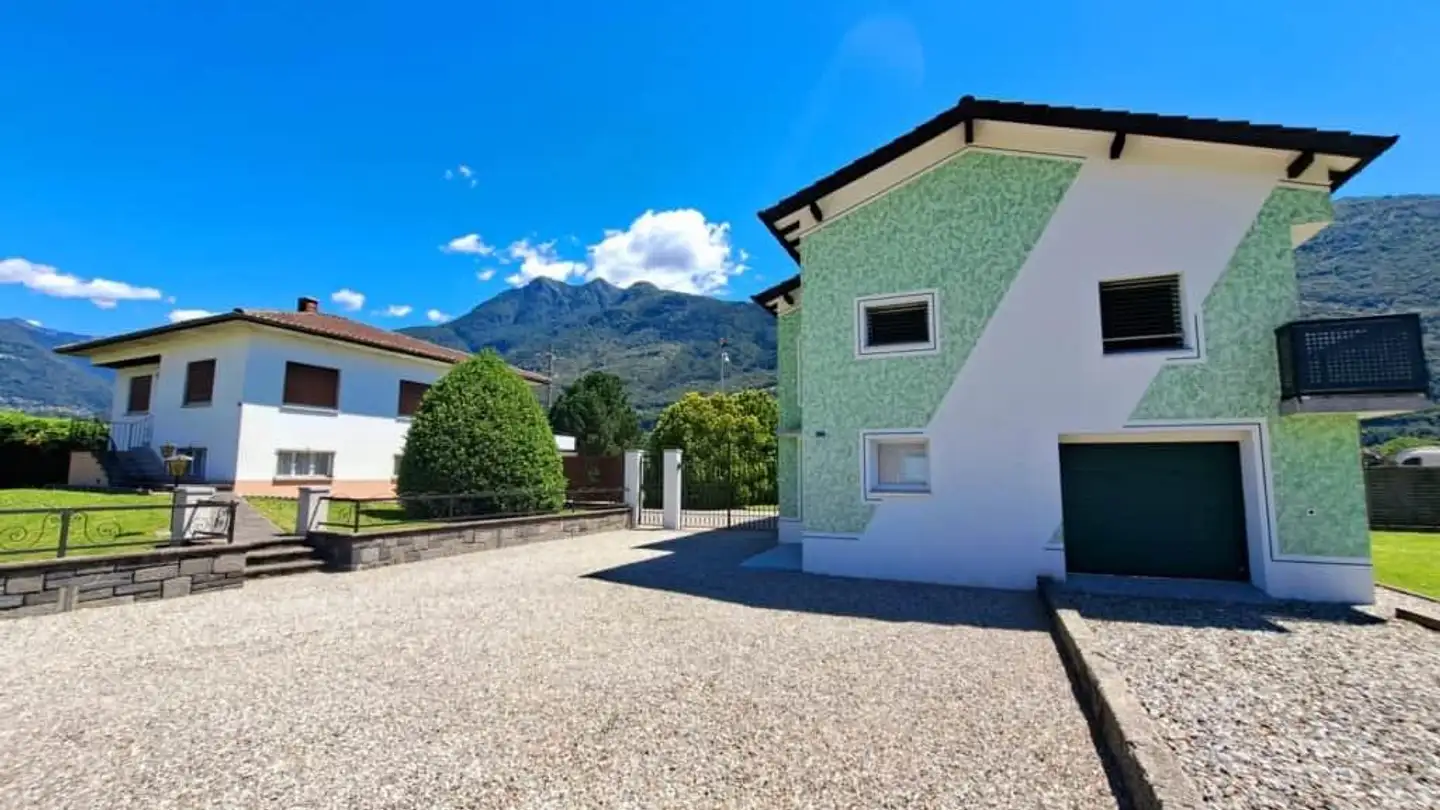 Single house for sale - Strada Bosco D'albor 9, 6512 Giubiasco