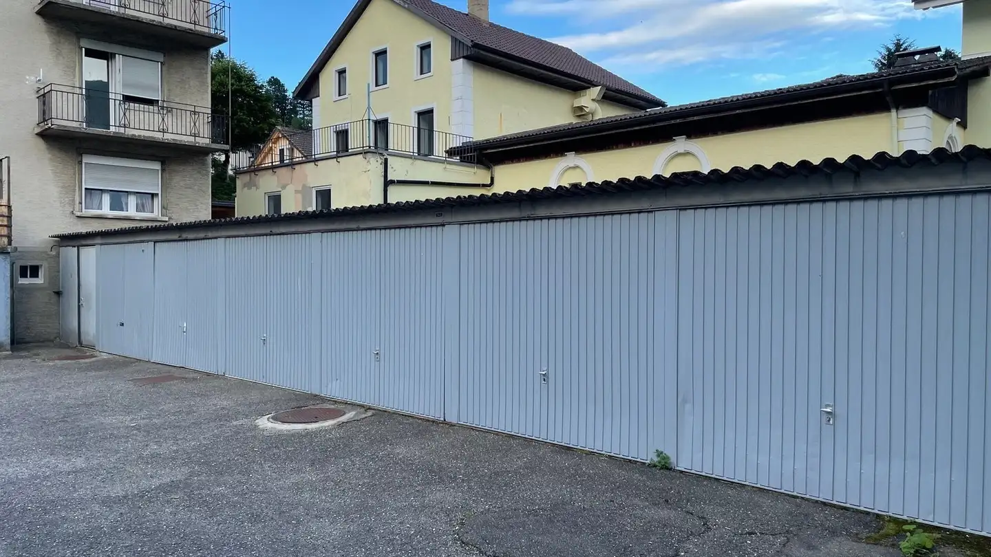 Single garage for rent - Grand-Rue 14, 2735 Malleray