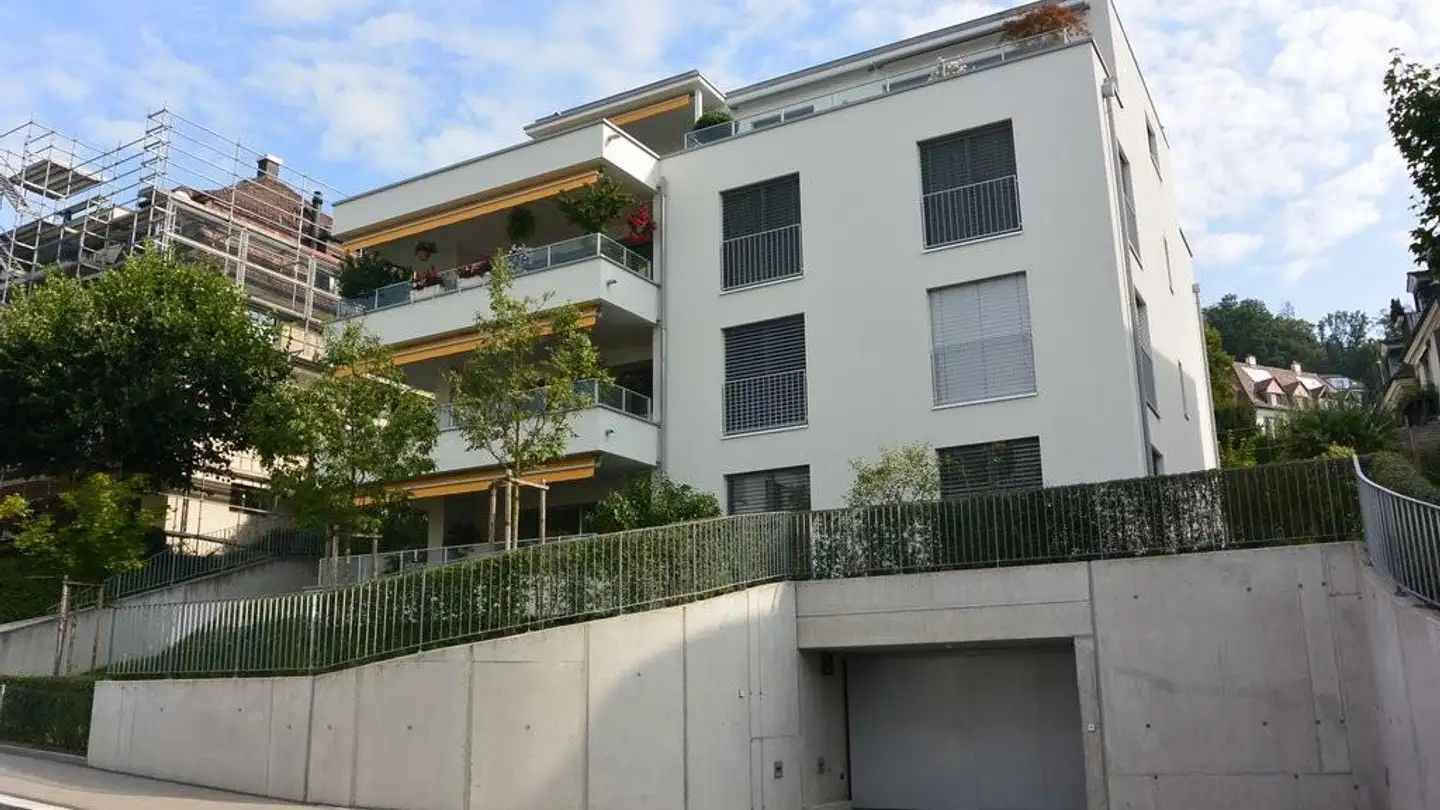 Indoor motorbike parking space for rent - Hegibachstrasse, 8032 Zürich