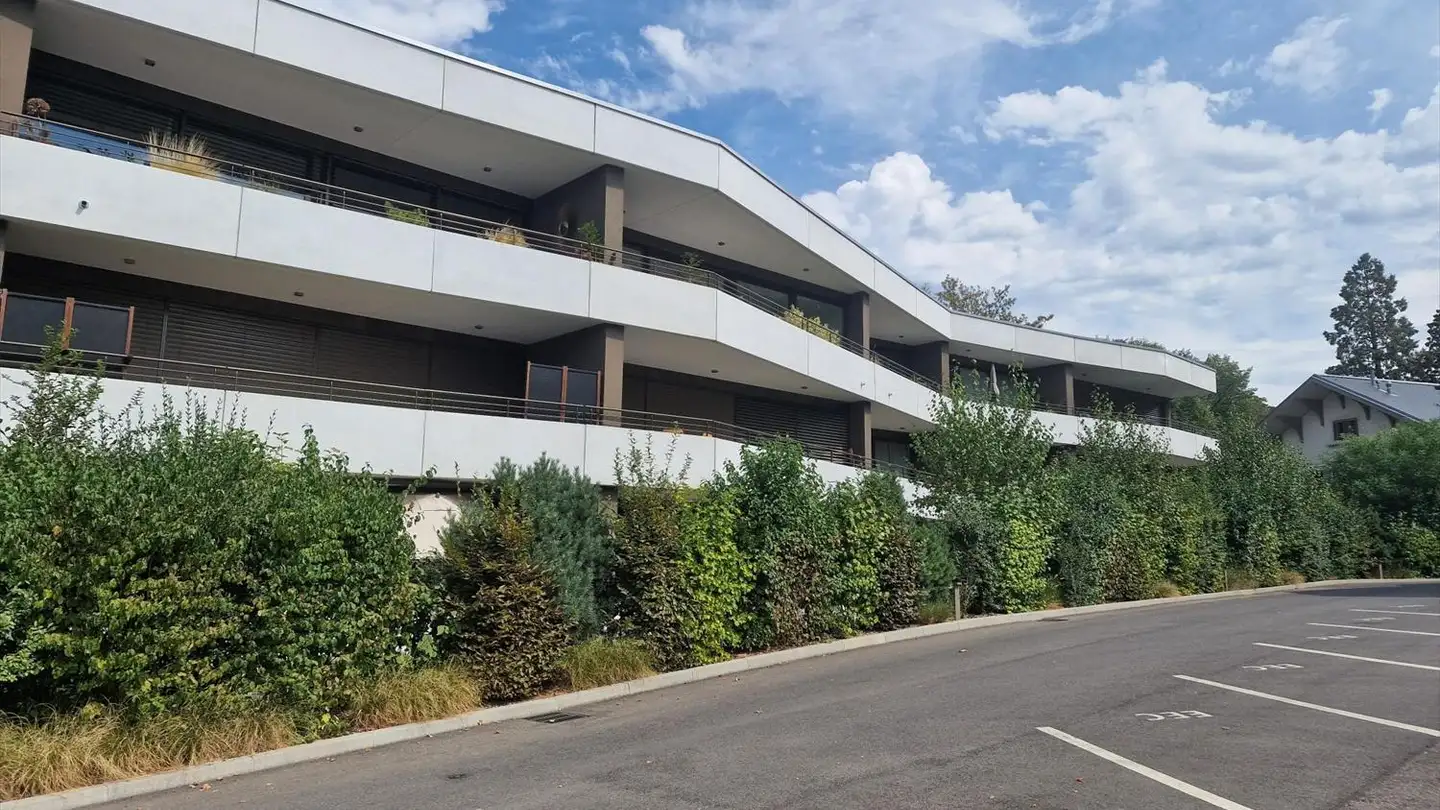 Covered parking space for rent - Route De La-Capite 118, 1253 Vandoeuvres