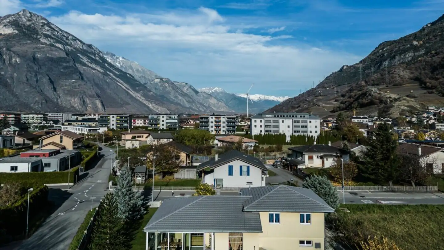 Casa singola in vendita - Avenue De La Gare 11, 1906 Charrat