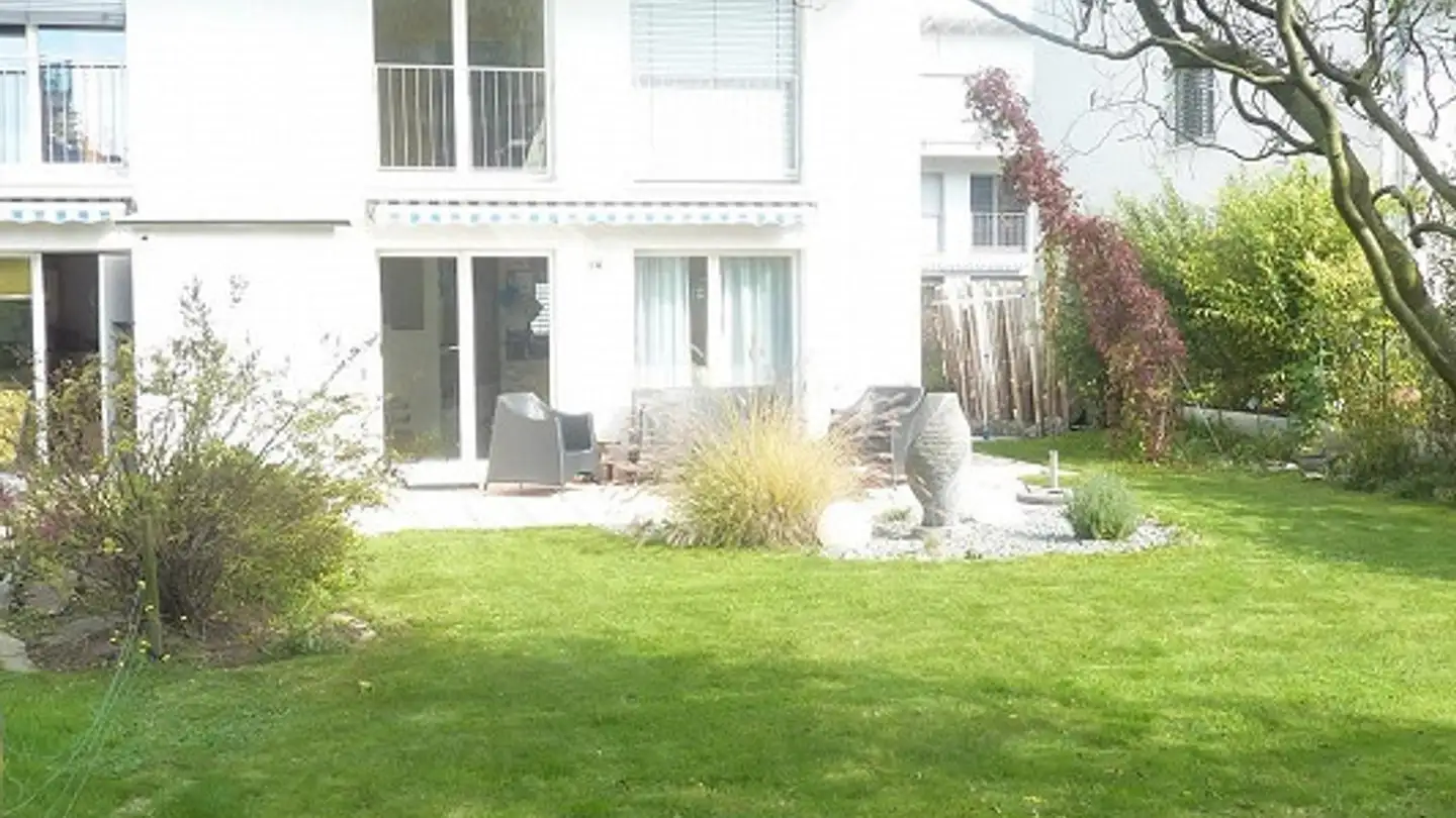 Doppelhaushälfte mieten - Eglishölzliweg 14, 8600 Dübendorf