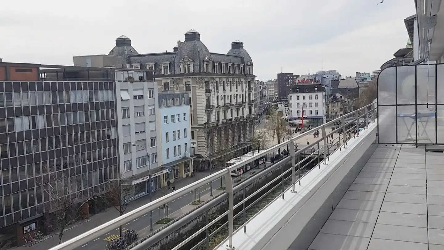 Penthouse for rent - Chemin Du Parc / Parkweg 10, 2502 Biel/Bienne - Photo 2