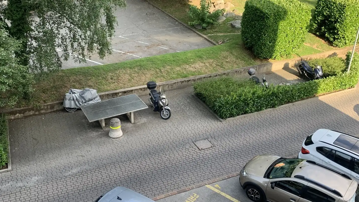 Outdoor parking space for rent - Via Besso, 6900 Lugano