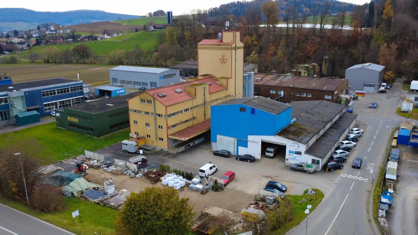 Commerciale in affitto - 5426 Lengnau AG