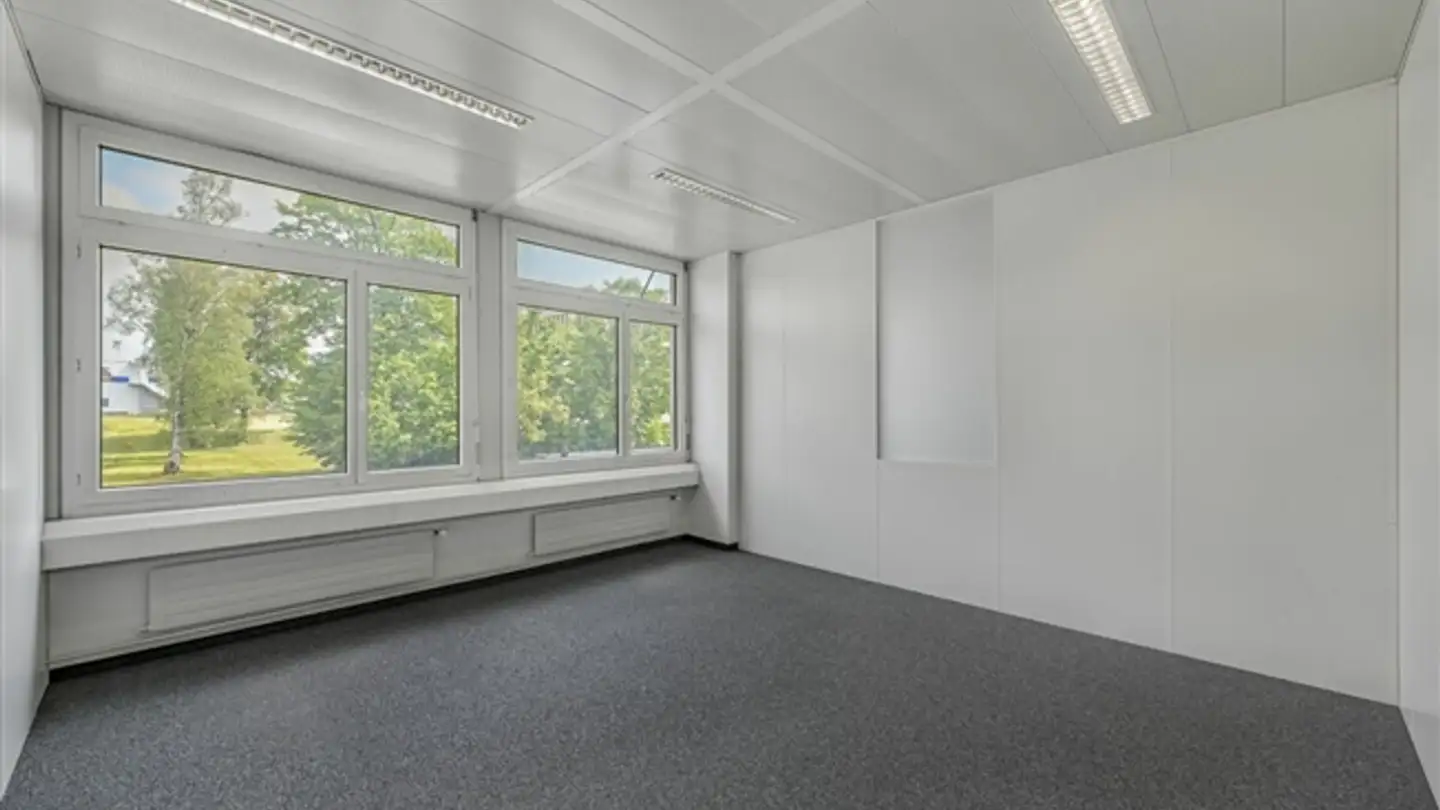 Office space for rent - Industriestrasse 25, 8604 Volketswil