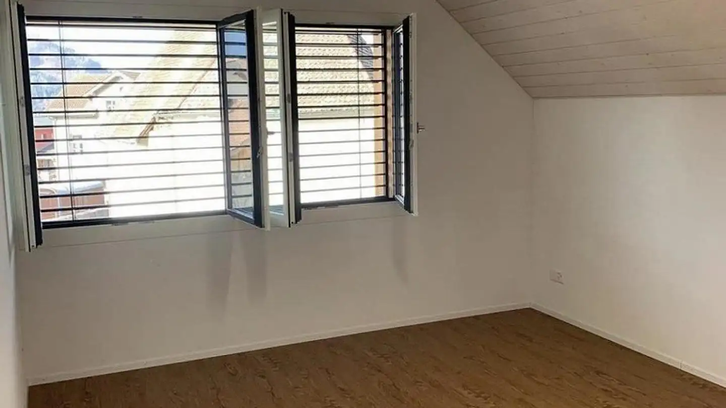 Studio à louer - Dorfstrasse 9, 8881 Tscherlach - Photo 2