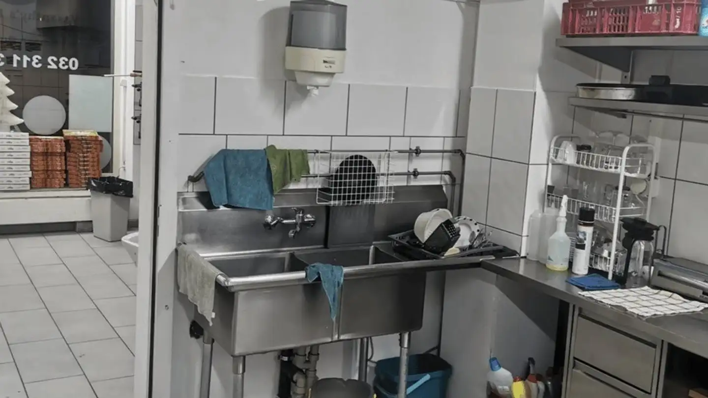 Restaurant for rent - Rue Du Milieu / Mittelstrasse 11, 2502 Biel/Bienne - Photo 3