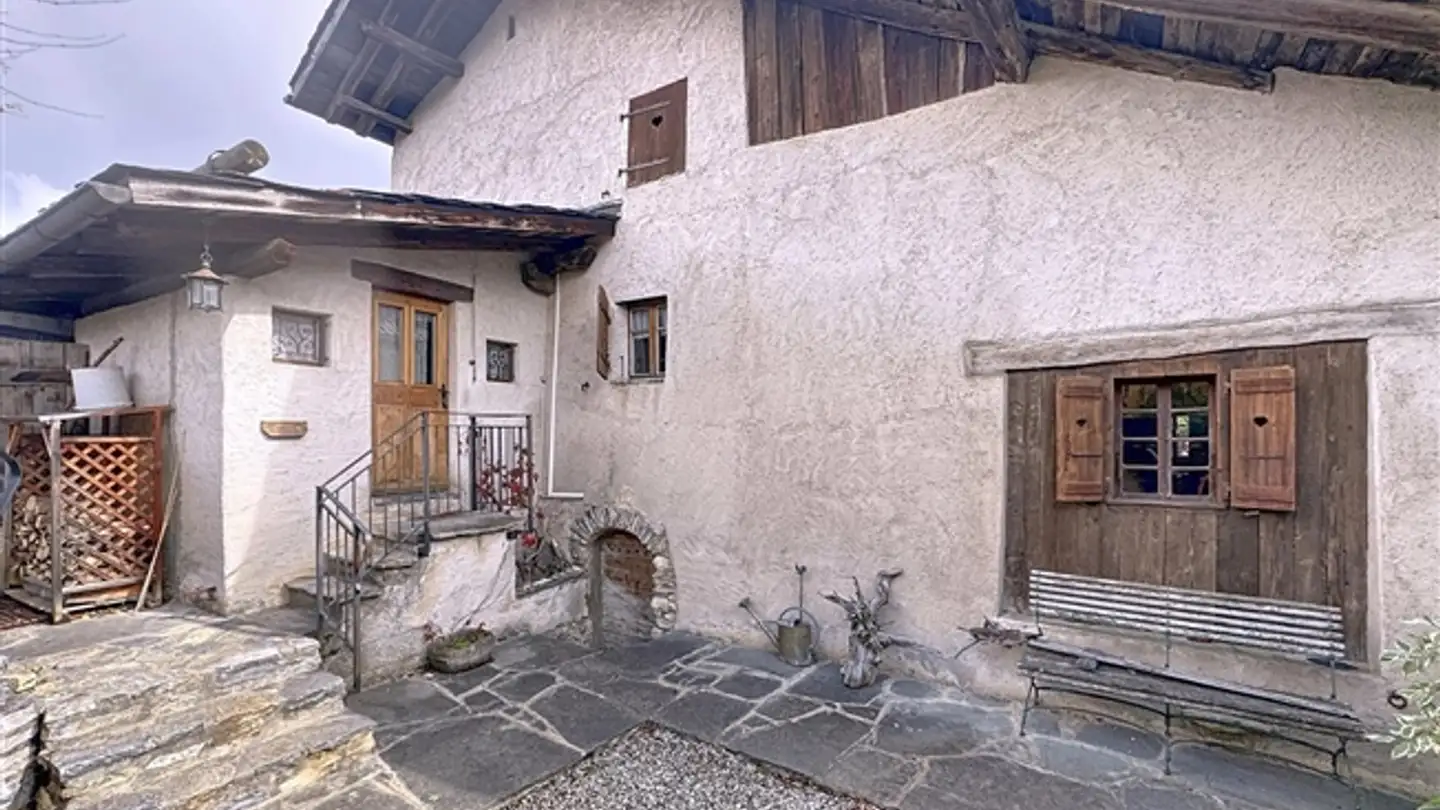 House for sale - 1978 Lens