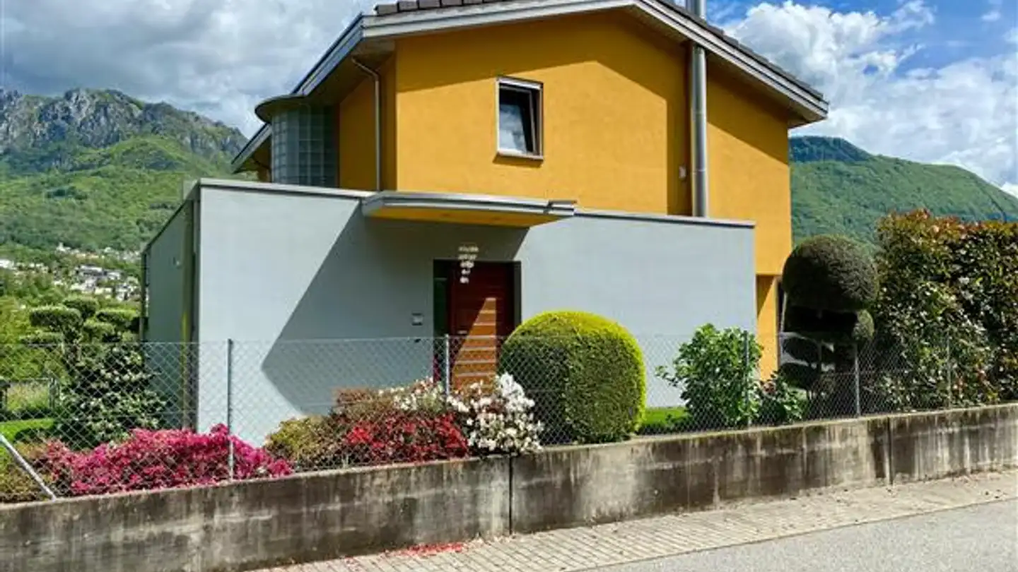 Einfamilienhaus kaufen - 6953 Lugaggia
