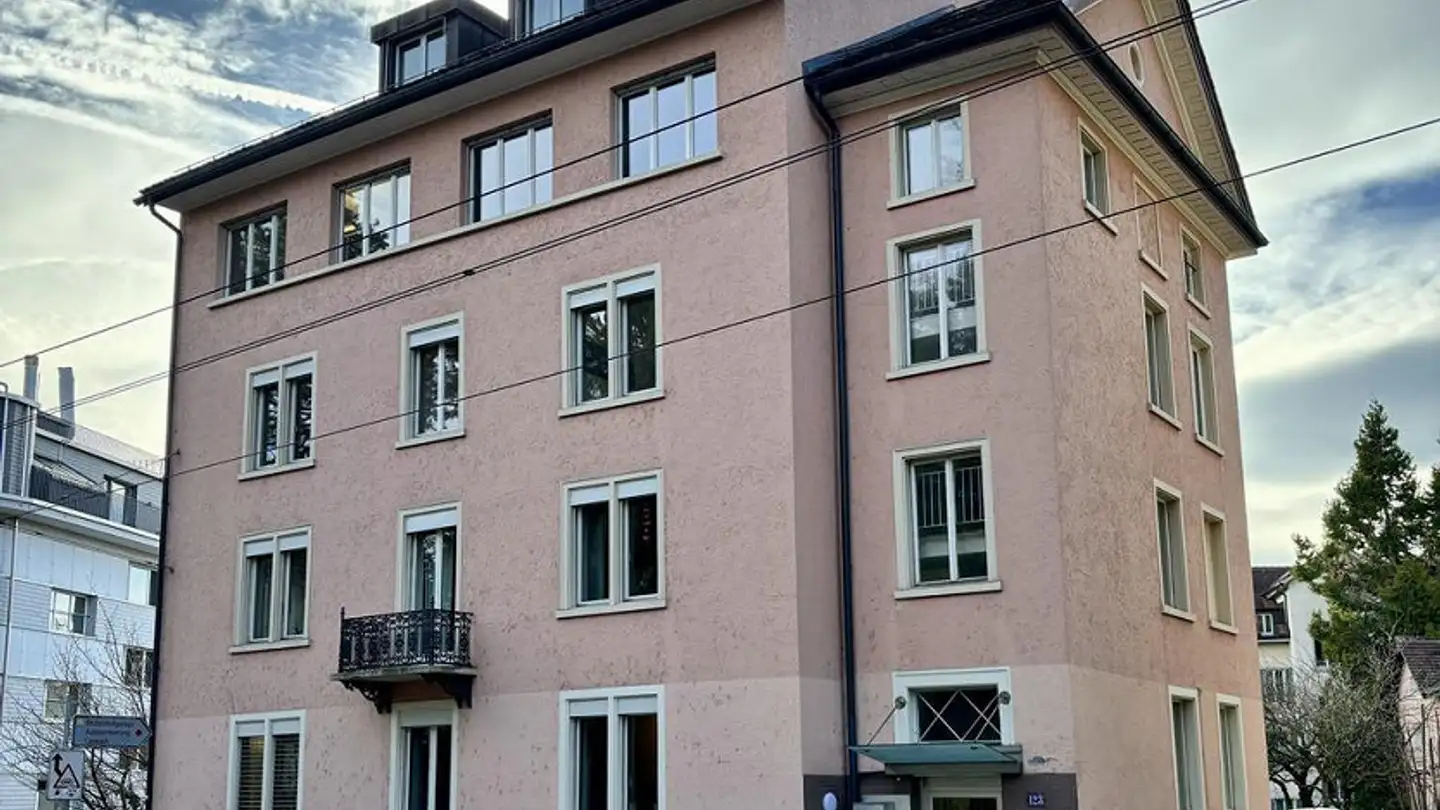 Place de parking extérieure à louer - Stampfenbachstrasse 123, 8006 Zürich