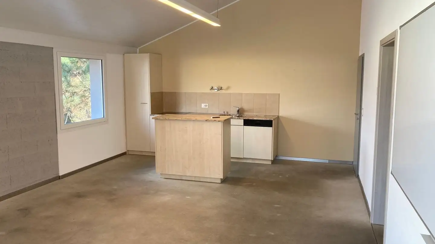 Bureau à louer - Zone Industrielle Bovéry, 1868 Collombey