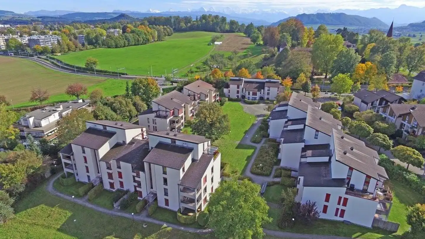 Parcheggio interno per moto in affitto - Egghölzliweg 2, 3074 Muri b. Bern - Foto 3