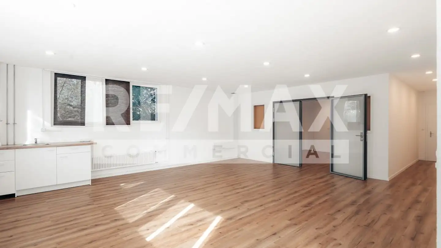 Office space for sale - Wallisellerstrasse 147, 8152 Opfikon